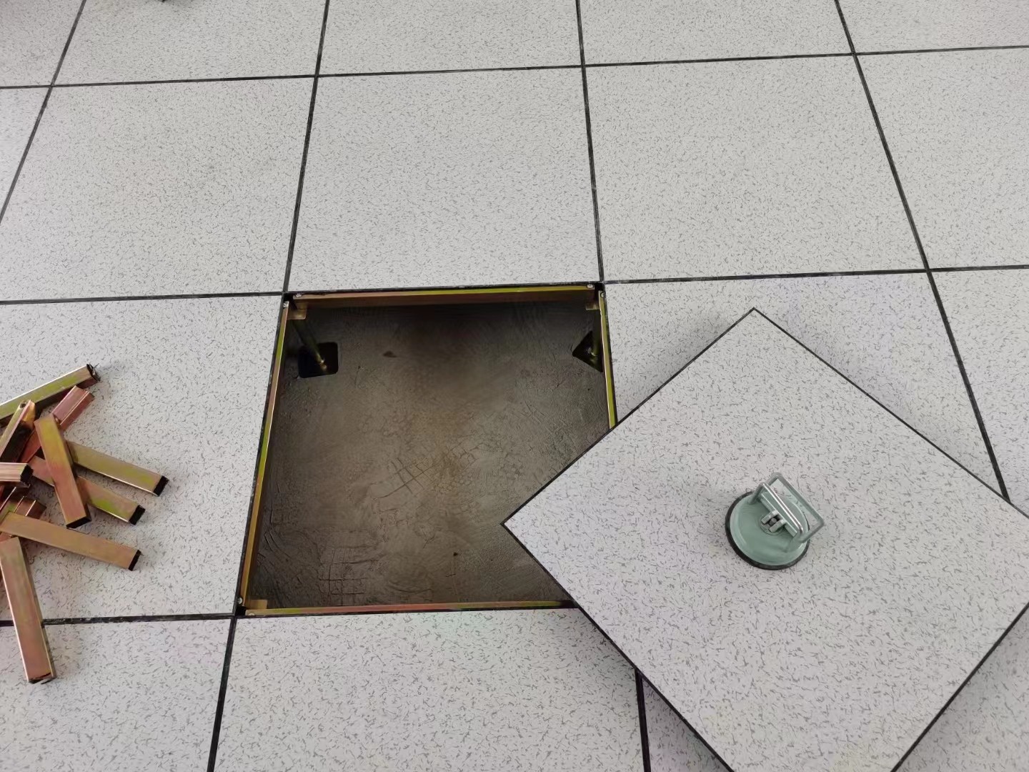 静电地板安装图片