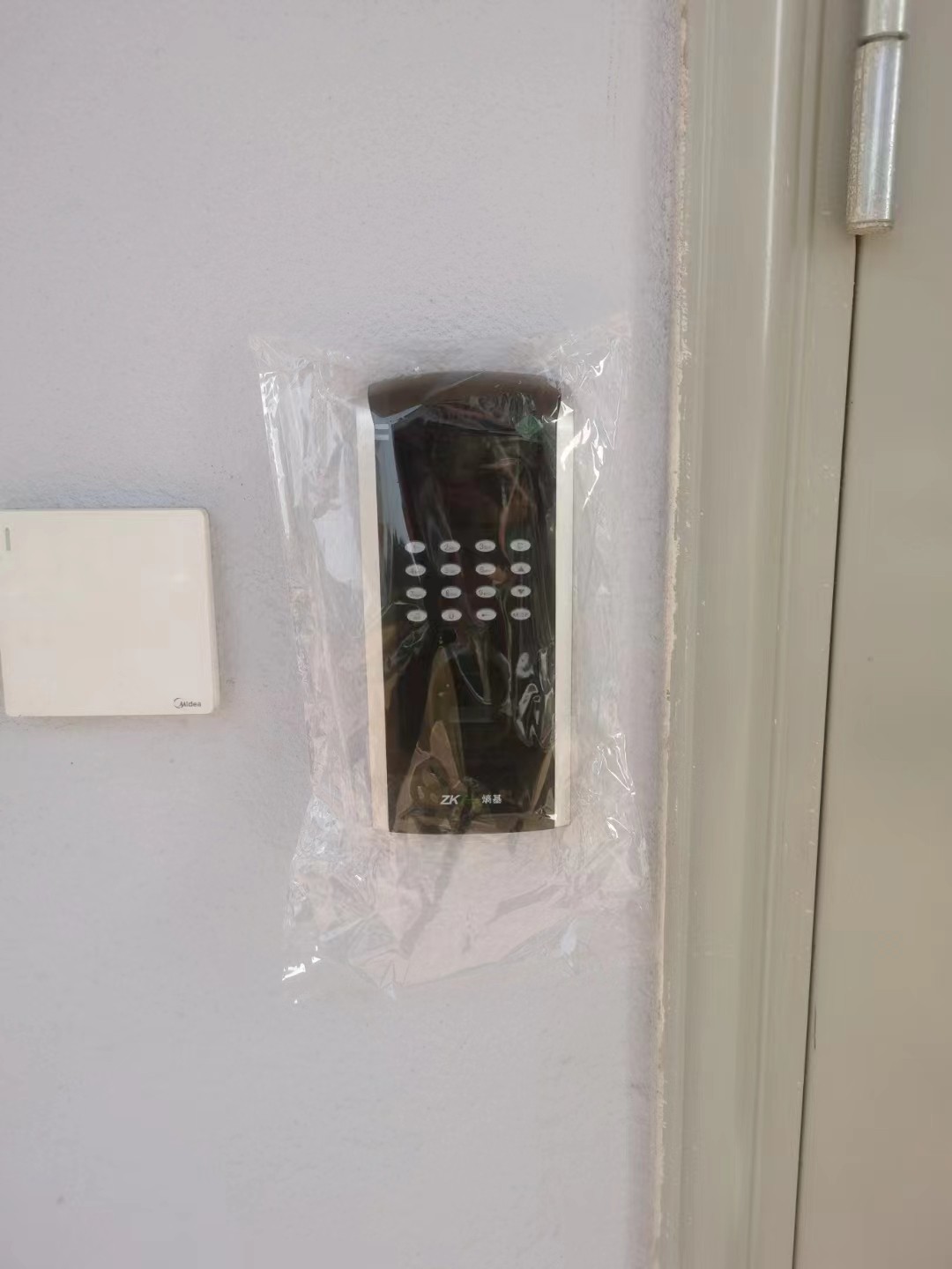 门禁考勤一体机图片